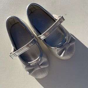 Carters size 5 silver princess shoes